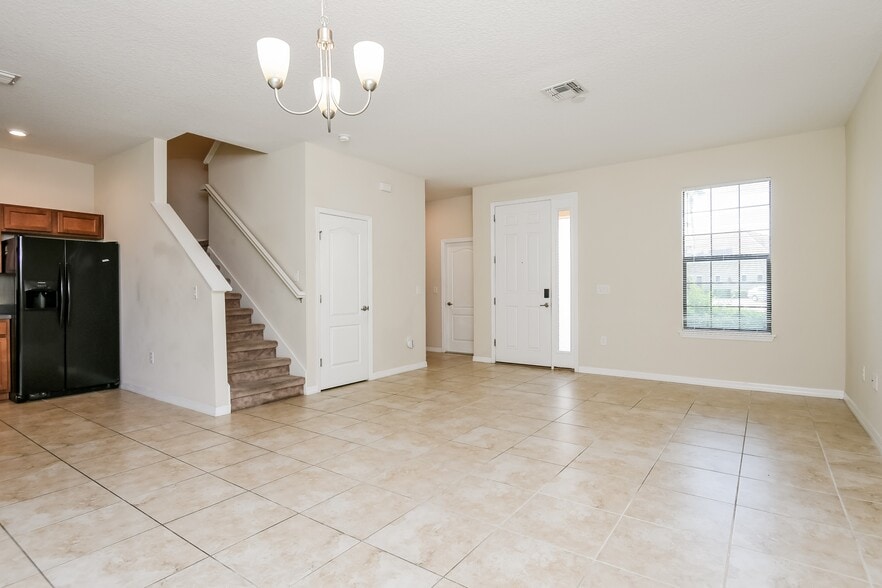 Building Photo - 1462 Pacific Rd