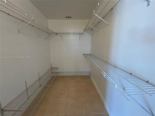 Building Photo - 6611 SW 99th Ave