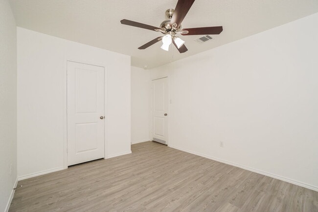 Building Photo - 14711 Brandy Brk