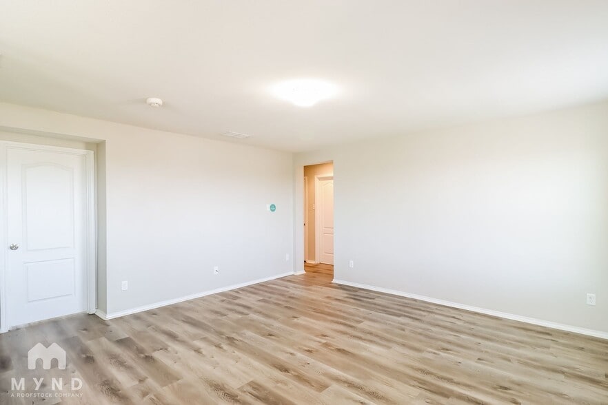 Building Photo - 6928 Glade Oaks Dr