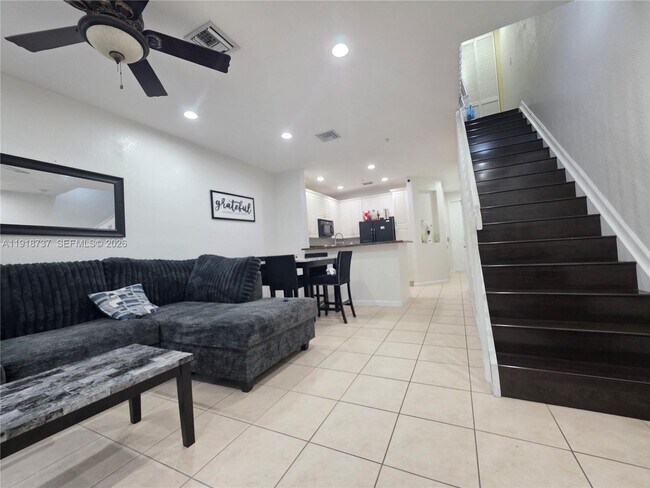 Building Photo - 2612 SW 81st Terrace