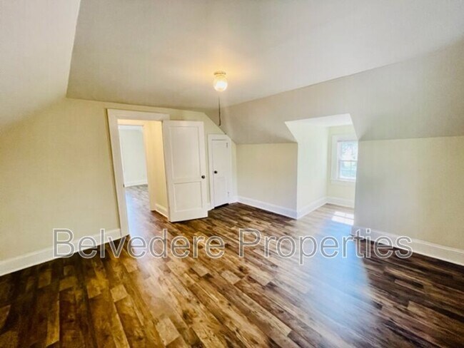 Building Photo - 810 Elwell Ave