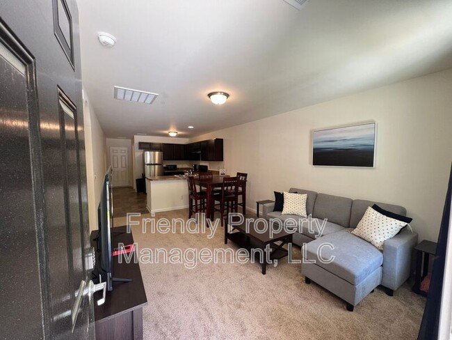 Building Photo - 1202 W Meadowview Rd