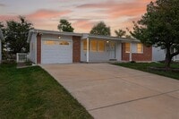 Building Photo - 81 Tom Sawyer Dr