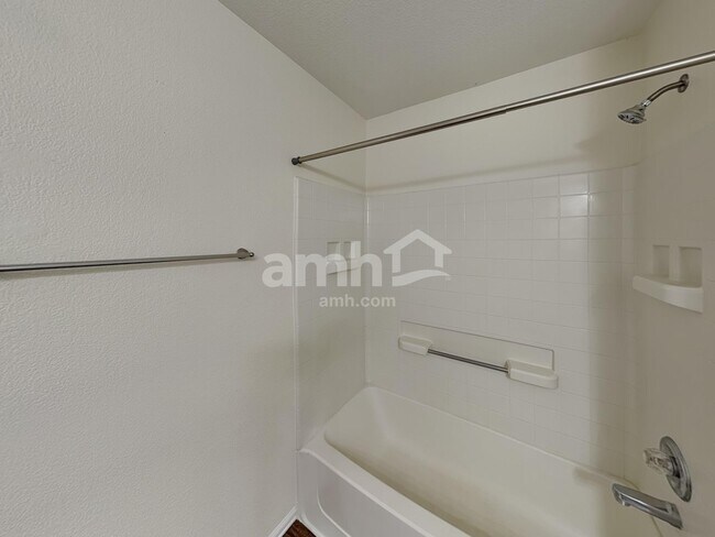 Building Photo - 861 Stagecoach Dr