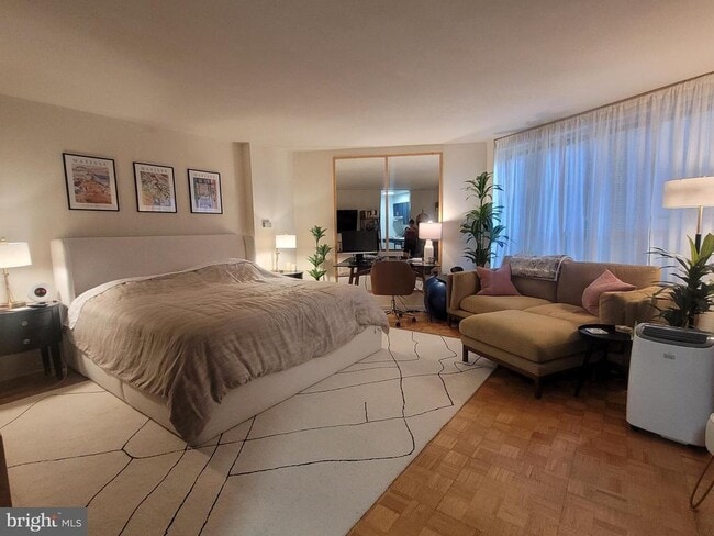 Building Photo - 224 W Rittenhouse Square