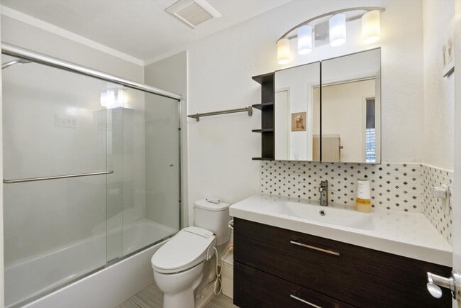 Building Photo - 2702 Somerset Park Cir
