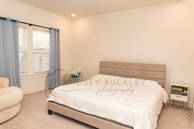 Building Photo - 114 Blooming Cv