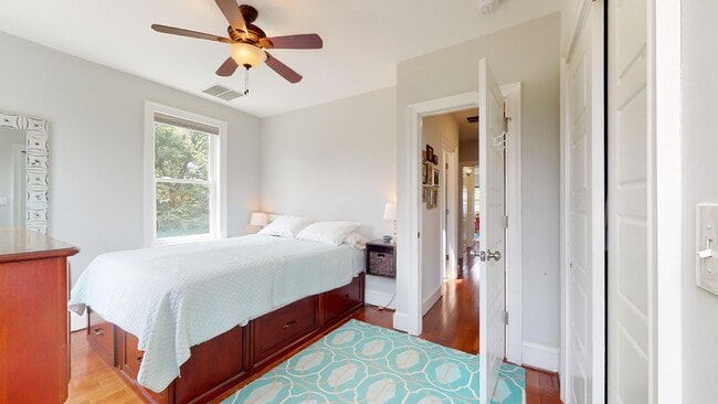 Building Photo - 1700 D St SE