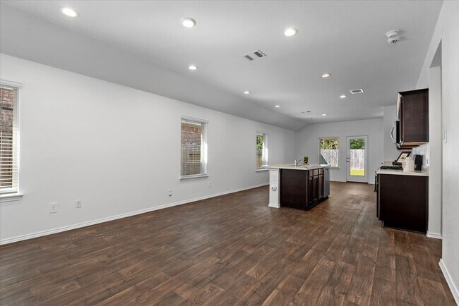 Building Photo - 14966 Cypress Holw Dr