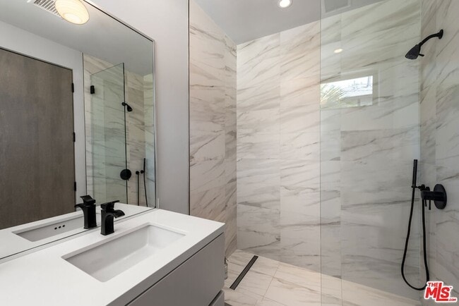 Building Photo - 1724 N Sierra Bonita Ave