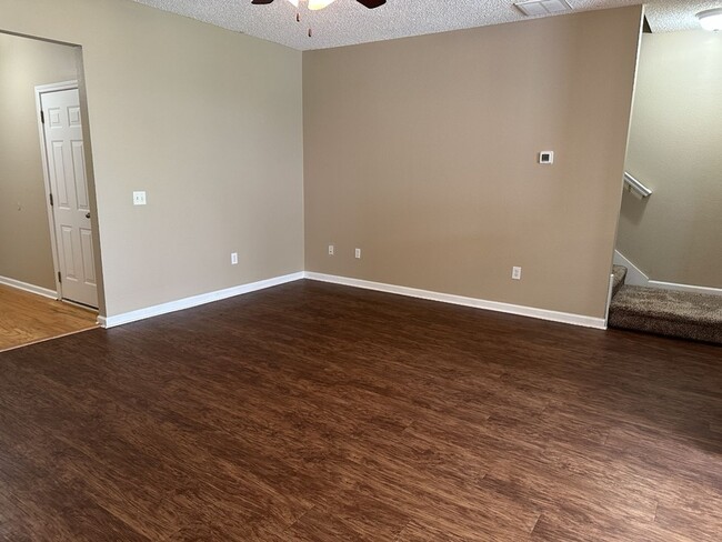 Building Photo - 495 Canyon Oak Loop