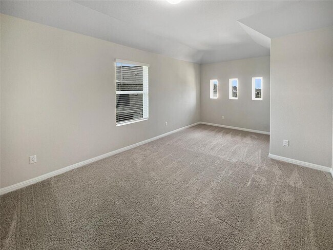 Building Photo - 2529 Roosevelt Rd