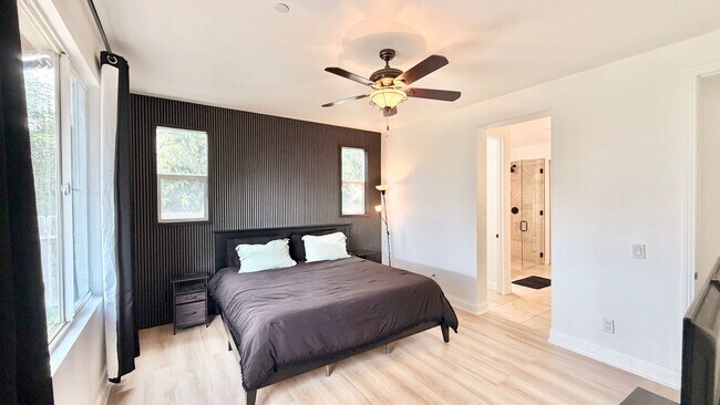 Building Photo - 563 Poets Square