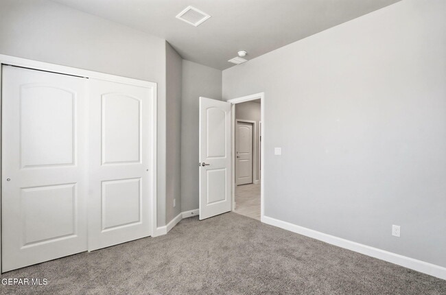 Building Photo - 13131 Oakhampton Ave