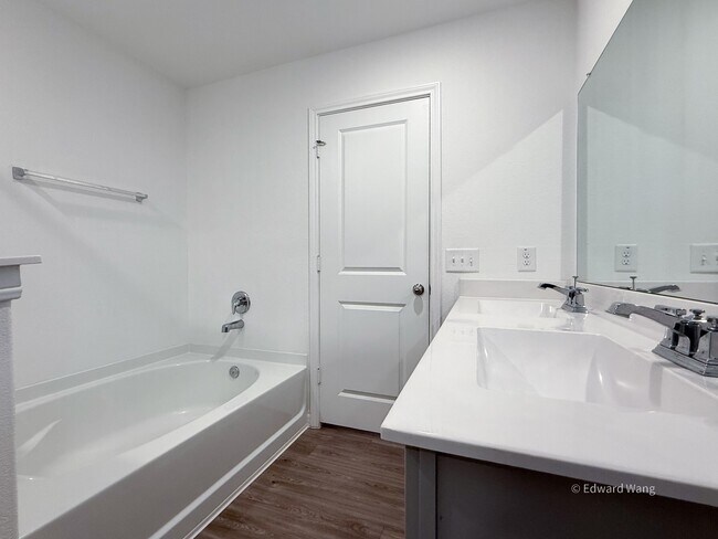 Building Photo - 1040 Greenshank Dr