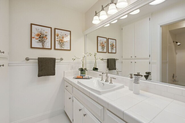 Building Photo - Single Level Luxury Home in Carmichael