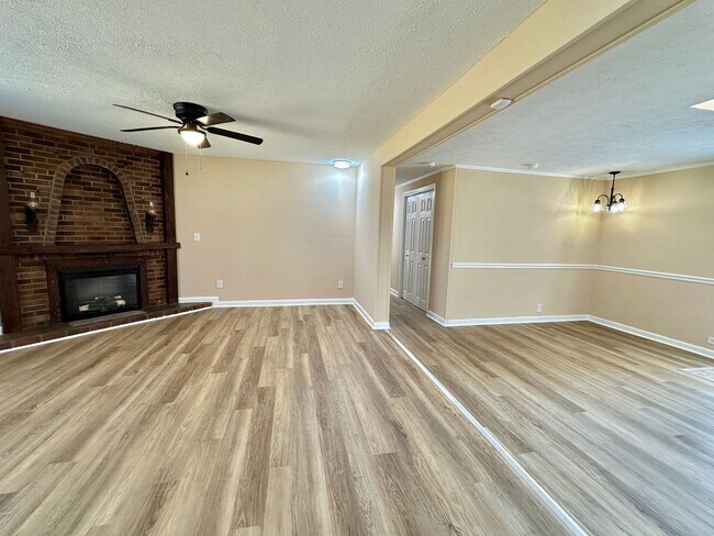 Building Photo - Charming Renovated 3 Bedroom, 1.5 Bath Home located off Hwy 87 on a 1 Acre lot.