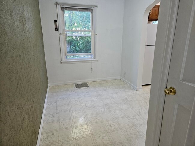 Building Photo - 702 Leland Ct