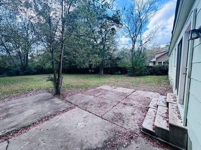 Building Photo - 239 Mason Blvd