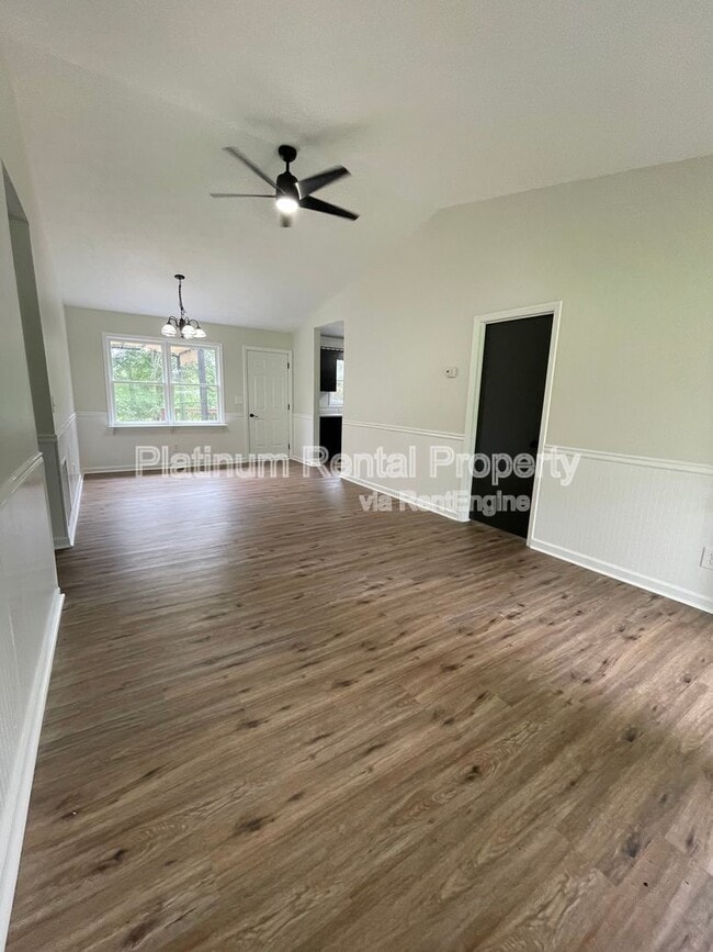 Building Photo - 35 Pecks Creek Ct