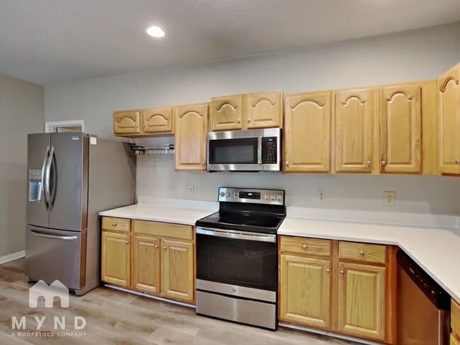 Building Photo - 6041 Spring Creek Ct