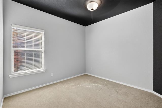 Building Photo - 4536 Fern Valley Dr