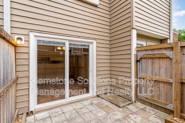 Building Photo - 404 Granville Rd