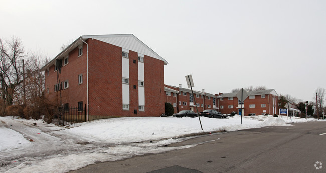 Primary Photo - Park Lane Apartments