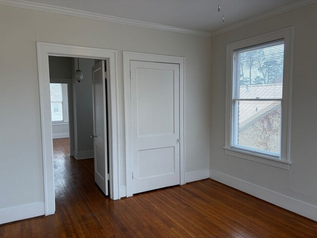 Building Photo - South Highlands 1BR/1BA