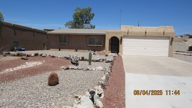 Building Photo - 2 Bedroom 2 bathroom Boat Deep Furnished Home