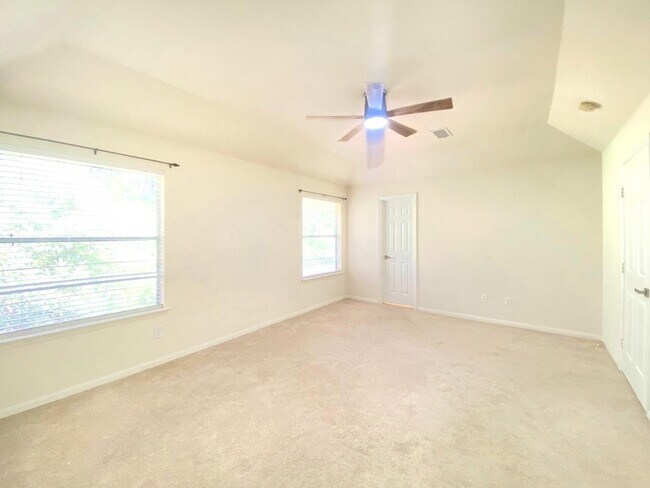 Building Photo - 54 Alderon Woods Pl