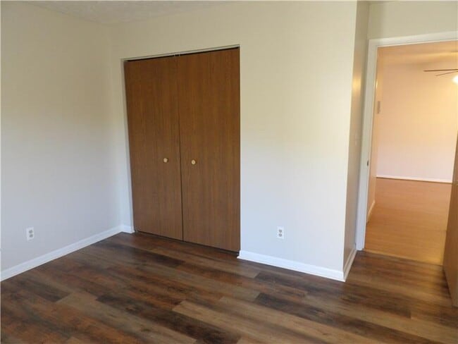 Building Photo - 18 Woodland Hills Dr