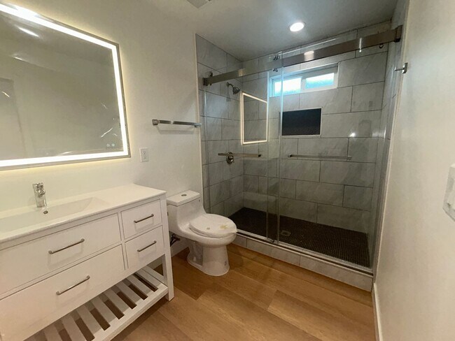 Building Photo - Beautiful newly renovated 3-bedroom, 2-bath home available now in Westminster!