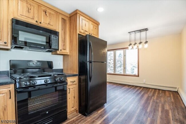 Building Photo - 9 Log Cabin Terrace