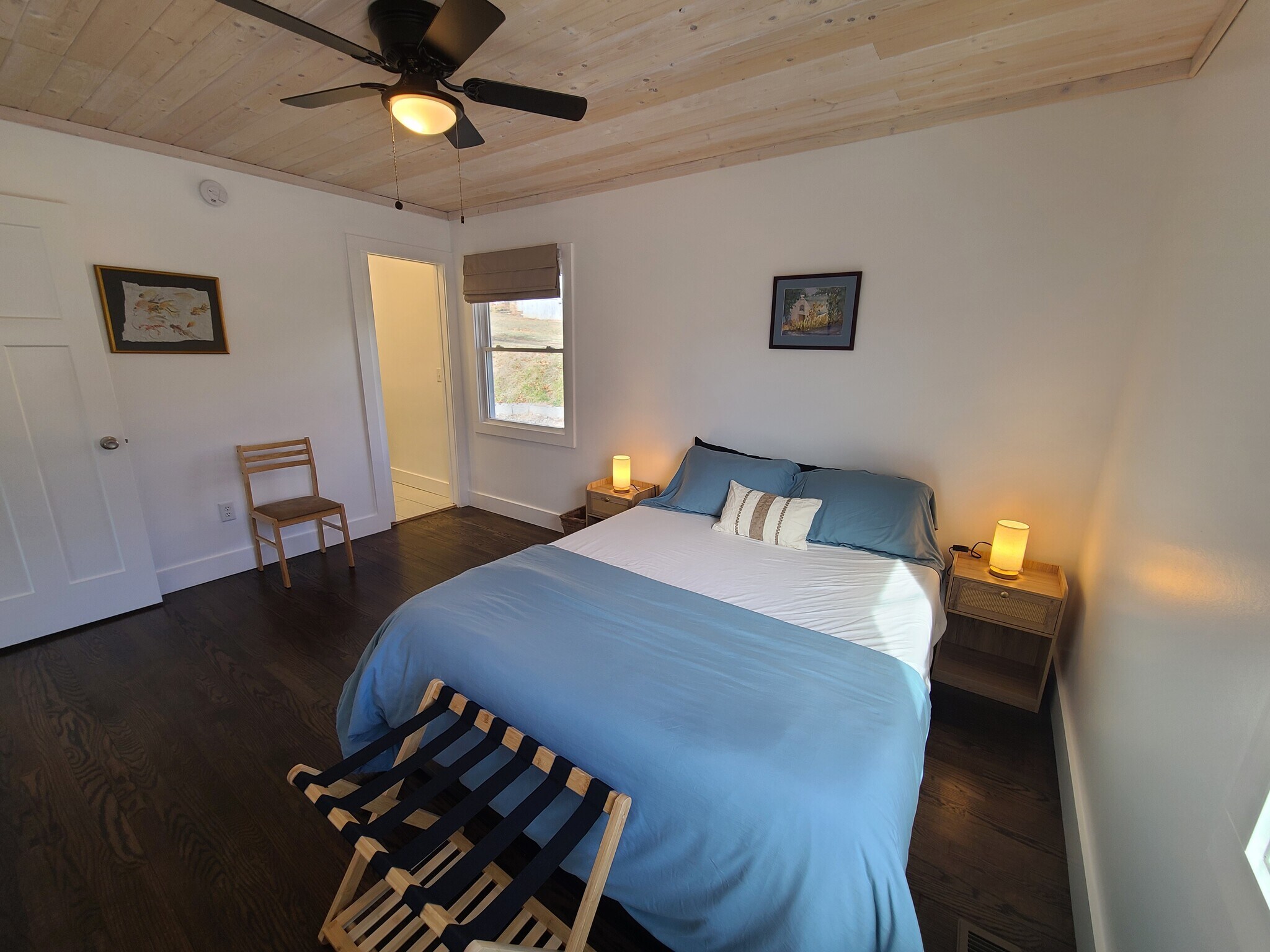 Bedroom 1 (Queen) - 34 Hillside St