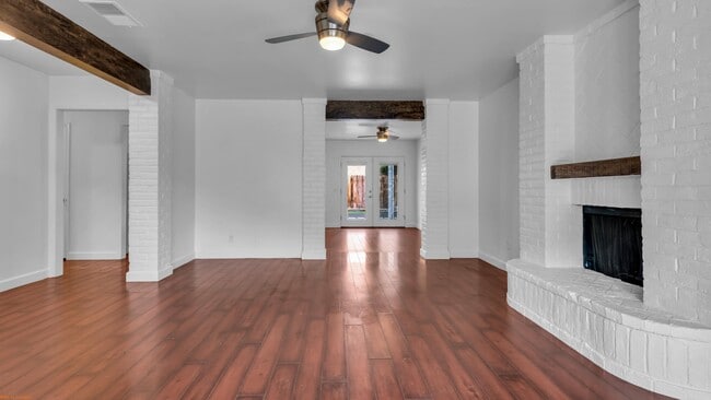 Building Photo - 53635 Avenida Bermudas