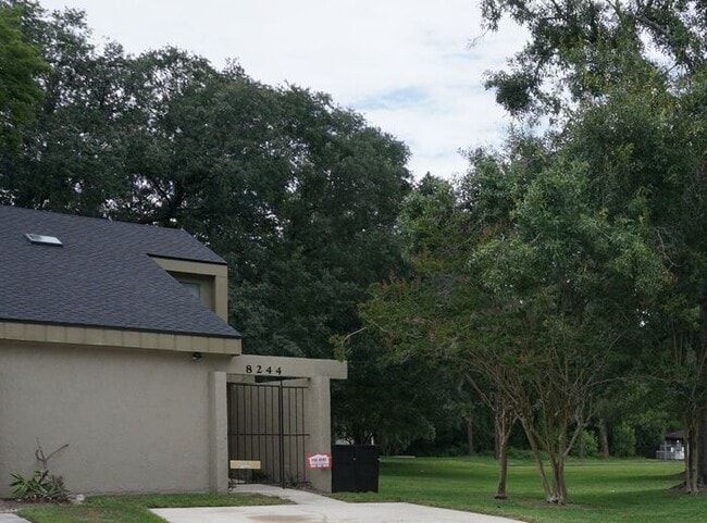 Primary Photo - 2 Bedroom/2 Bath Townhome Near NAS Jax