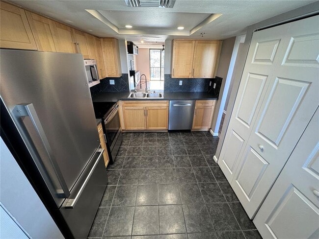 Building Photo - 201 W Laurel St