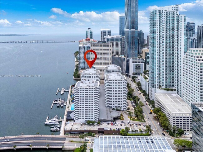 Building Photo - 801 Brickell Bay Dr