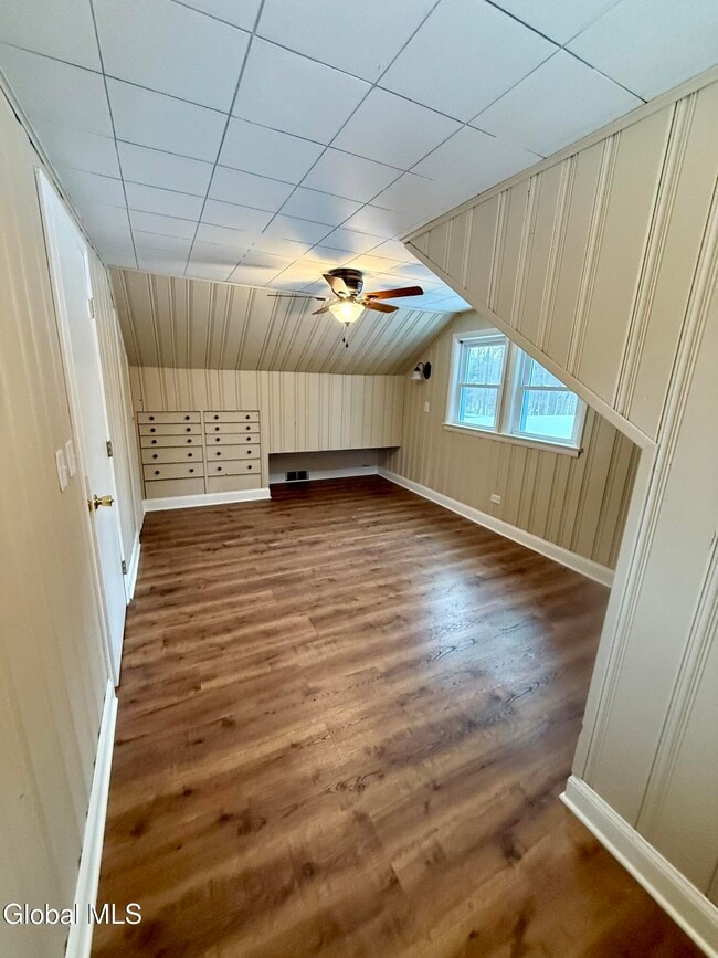 Building Photo - 2 Pinewood Ct