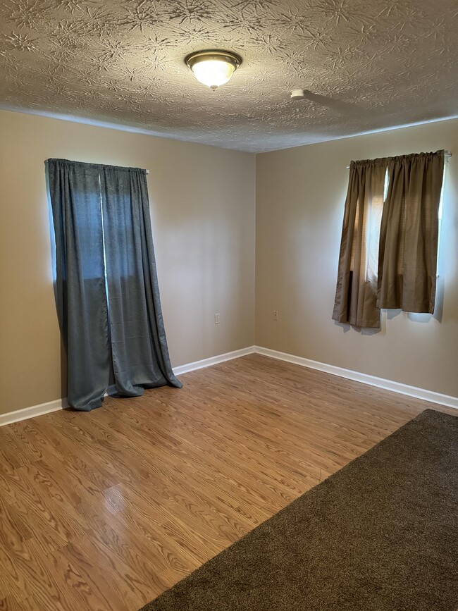Building Photo - 185 Davy Crockett Dr