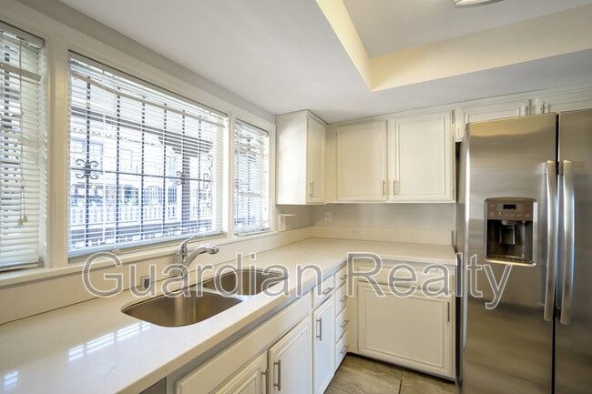Building Photo - 2882 Calle Del Oro