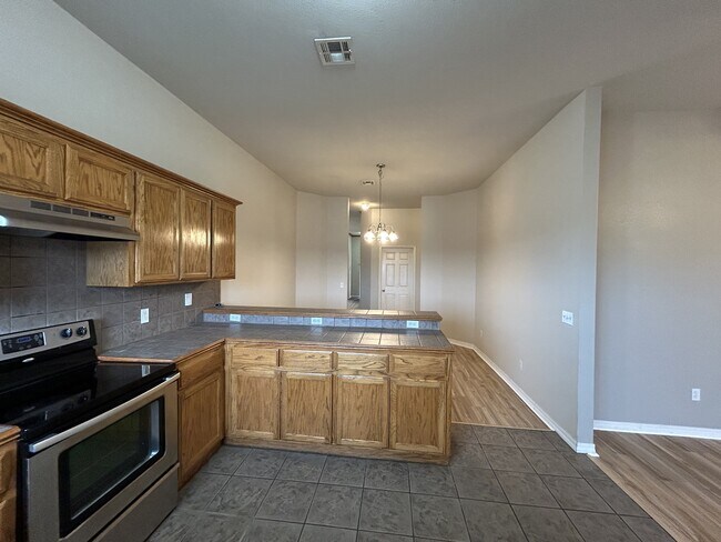 Building Photo - 2237 Scissortail Landing Dr