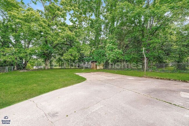 Building Photo - Ready to love where you live? 3 Bed 1 Bath Home Ready for You!