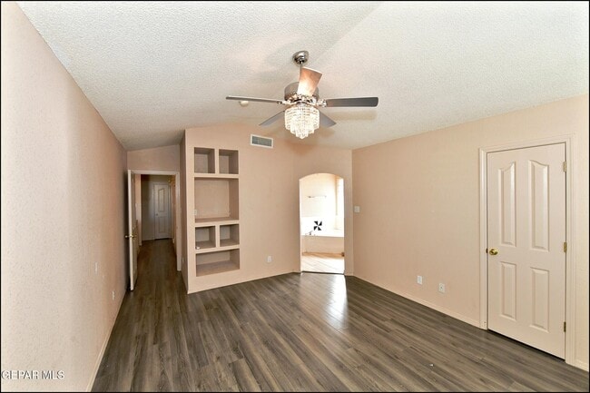 Building Photo - 1416 Stone Canyon Way