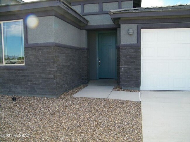 Building Photo - Beauty in Oro Valley