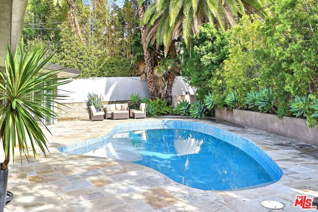 Building Photo - 3154 Queensbury Dr