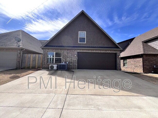 Building Photo - 3214 SW Stonepoint Ave