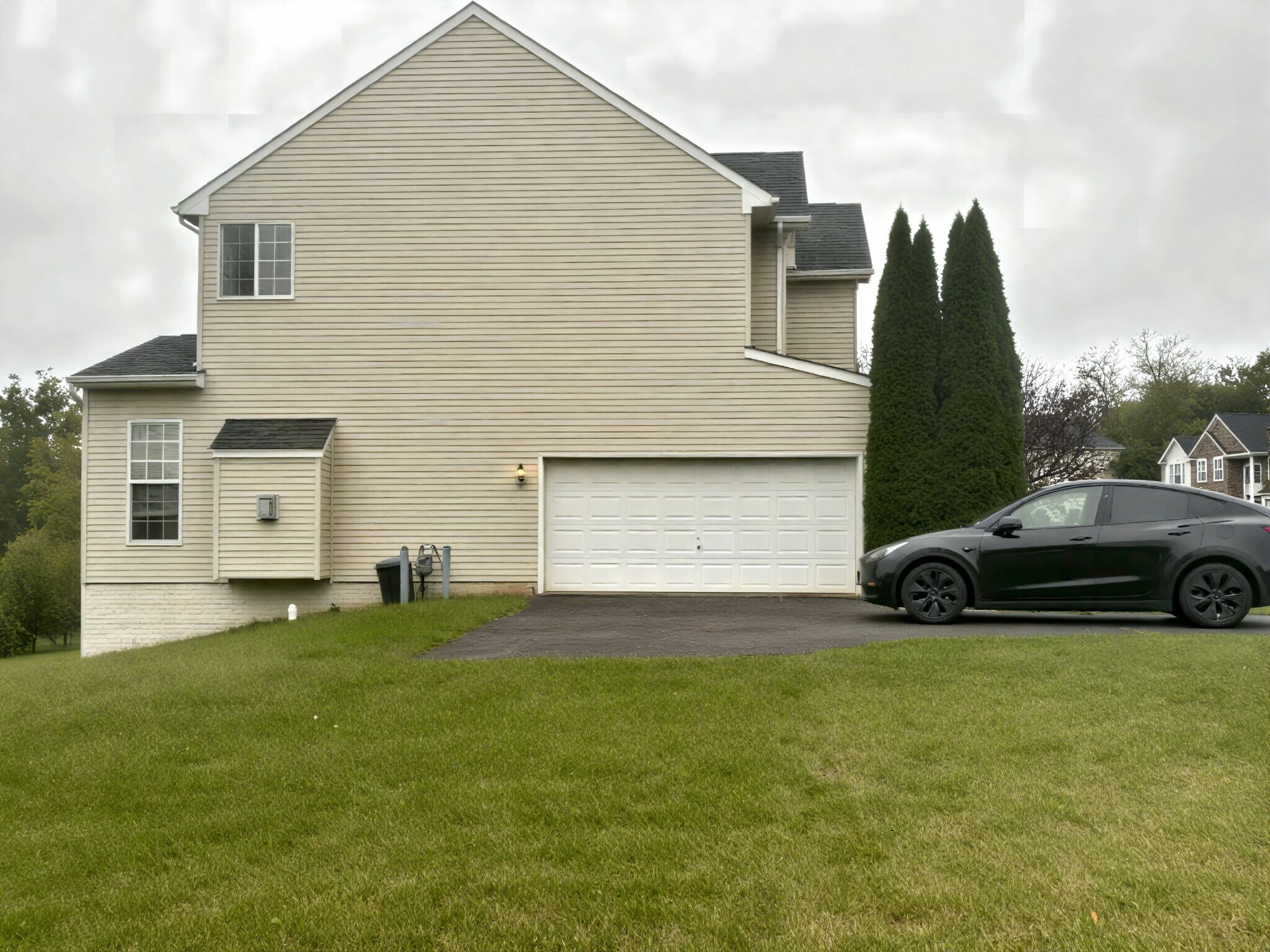Side view - 15024 Burgandine Ave